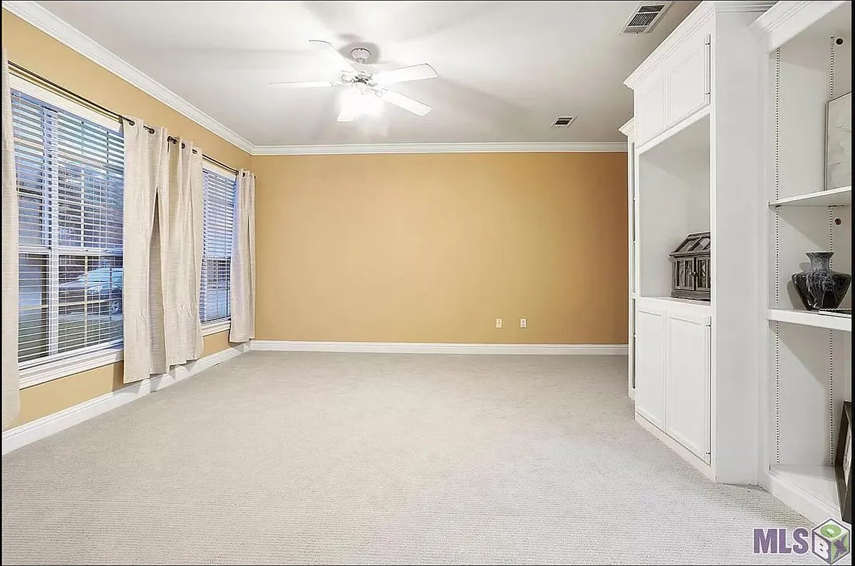 Living Room - 710 E Boyd Dr #1807