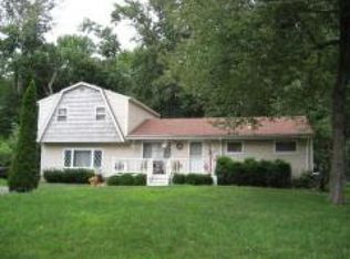 26 Plumridge Rd, West Milford, NJ 07480