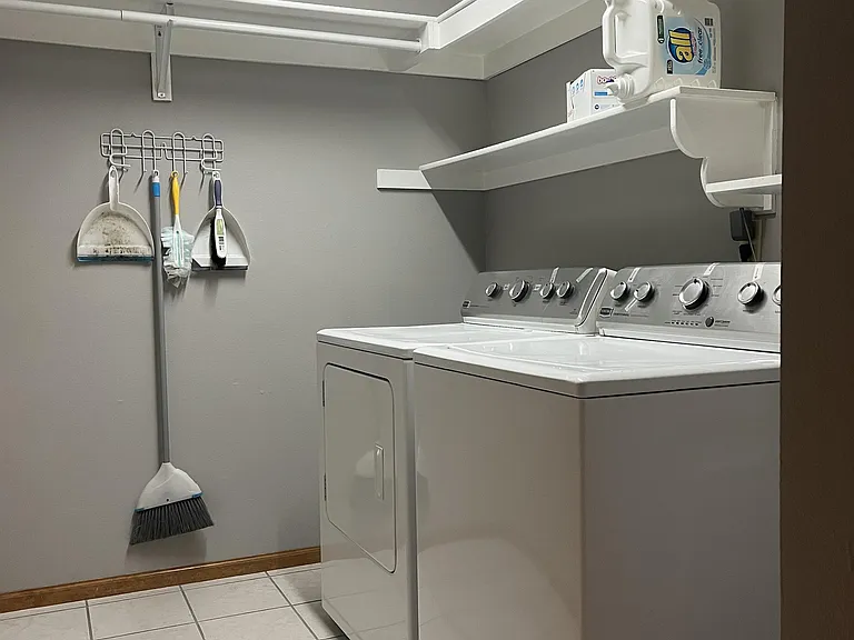2032 Prairie View Ct — Photo 41