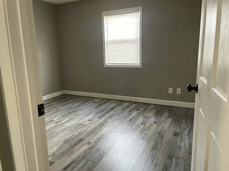 608 Compton Ave #4 — Photo 7