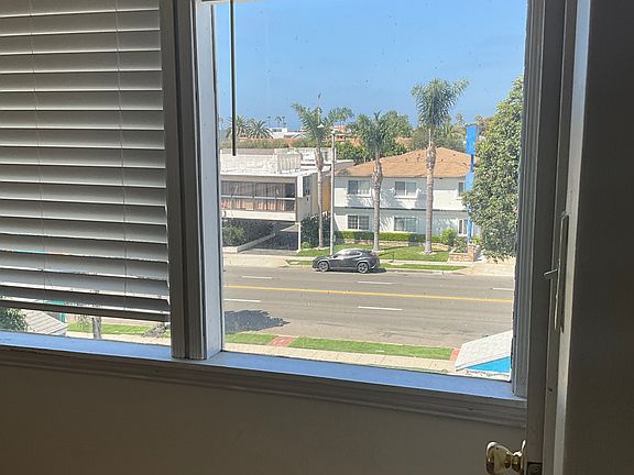 3rd image of 710 Southpacific Coast Hwy