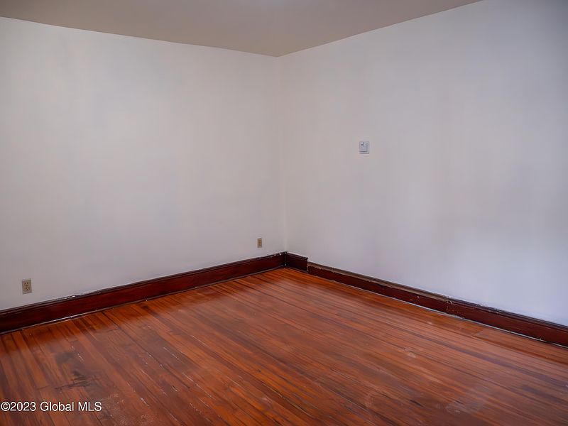 4th image of 485 2nd Street