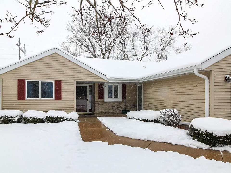 1st image of 105 Buckingham Ct #105