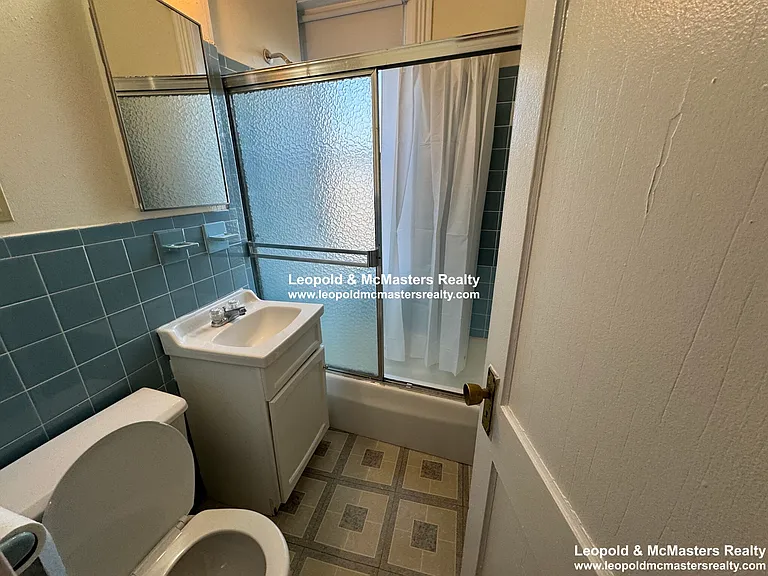 1124 Commonwealth Ave — Photo 45