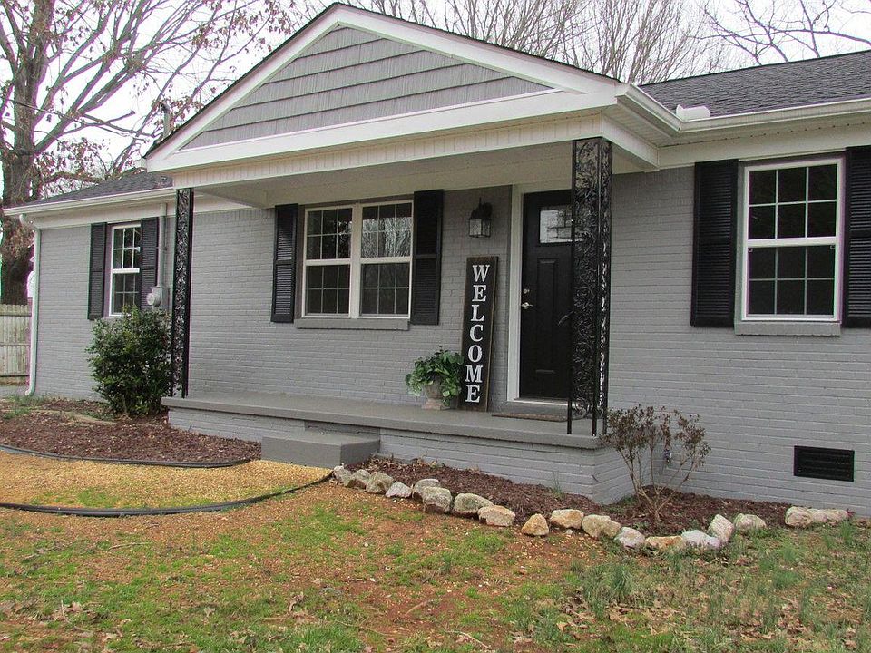 1st image of 206 Red Bud Ln