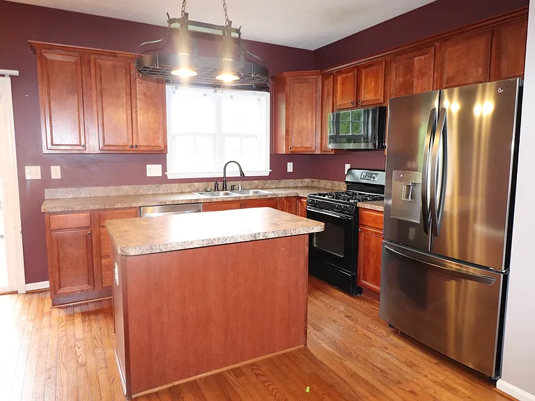 104 Stingray Ct — Photo 2