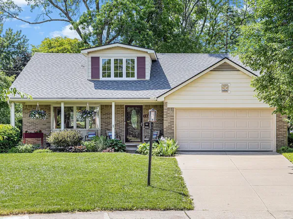 1532 Warwick Ct, Ann Arbor, MI 48103