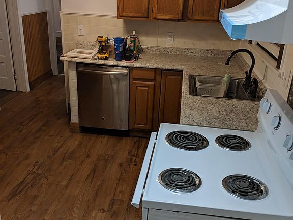 2nd image of 710 Broad St Fl 2nd