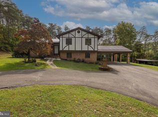 86 Balsa Ln, Berkeley Springs, WV 25411