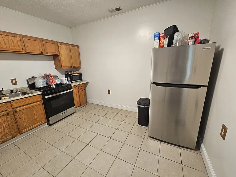210 S Rankin Rd — Photo 4