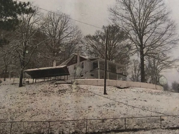 10322 Honeydew Rd, Pound, VA 24279