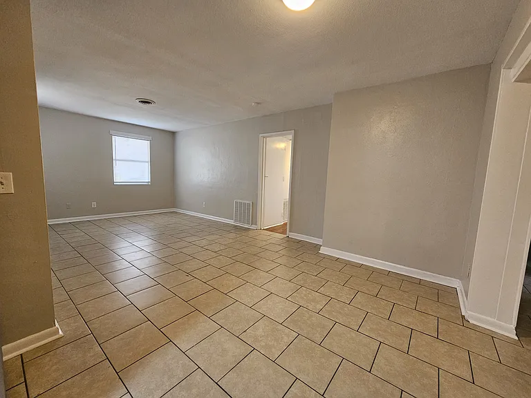 75 S Madison Dr — Photo 4