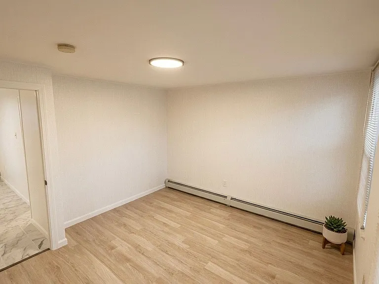 28 5th St #2 — Photo 3