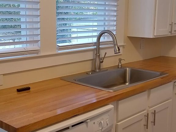 Kitchen
Butcher block counter tops, large sink, dishwasher