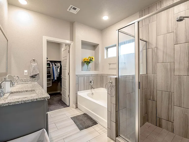 13713 Olney Ave — Photo 22