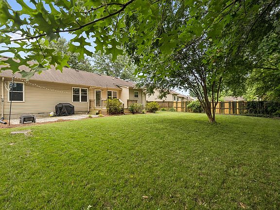 2nd image of 2132 Riverway Dr