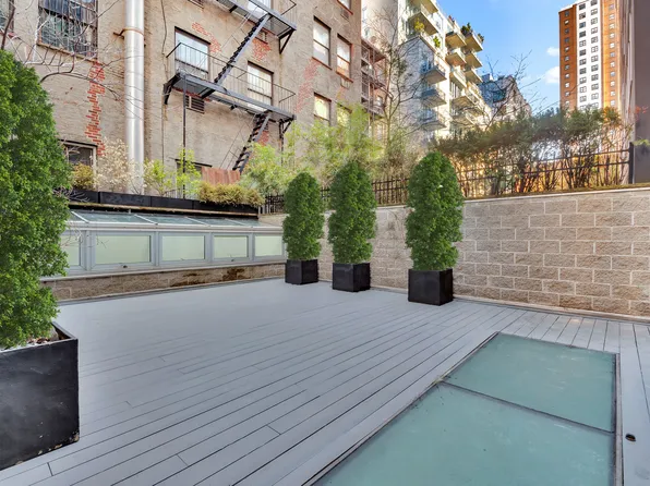 459 West 18th Street image 4 of 22