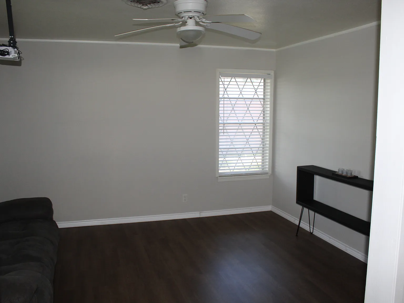 3 bed, 1.5 bath, 1100 sqft, $1,500 — Photo 3