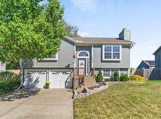 1306 Dogwood Dr, Greenwood, MO 64034