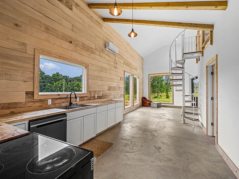 329 Gray Rd — Photo 4