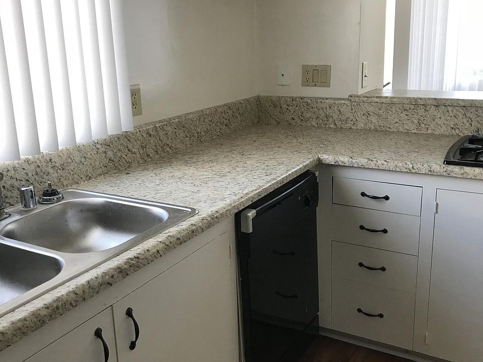 2nd image of 1838 Westcliff Dr APT 1