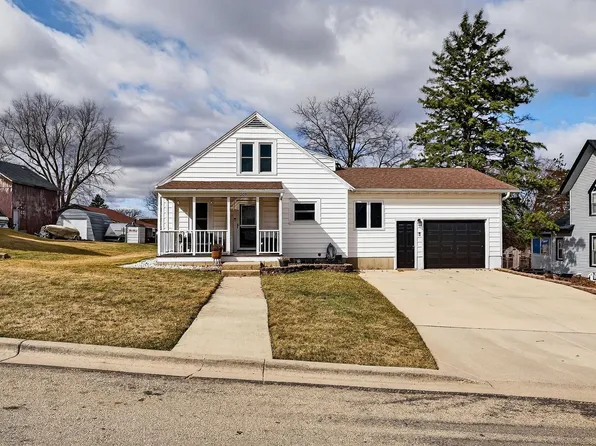 305 S Warren St, South Wayne, WI 53587