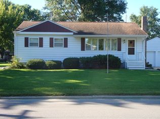 231 E Elder St, Dike, IA 50624