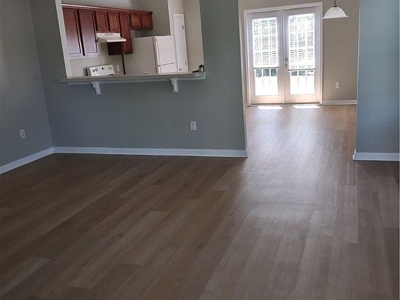 2nd image of 123 Alexander Way