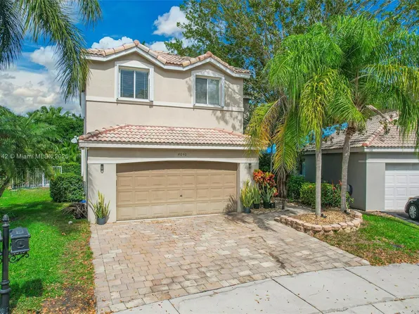 4040 Pine Ridge Ln, Weston, FL 33331