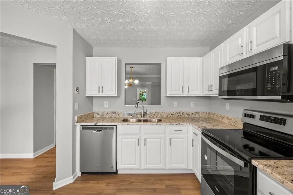 3 bed, 2.5 bath, 1444 sqft, $1,750 — Photo 2
