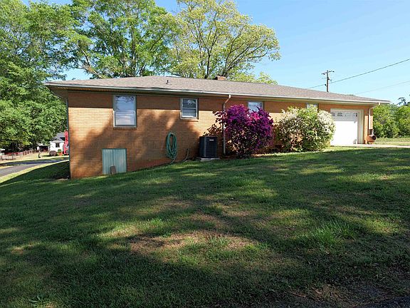 5th image of 303 Inman Rd