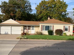 1137 53rd St, Moline, IL 61265