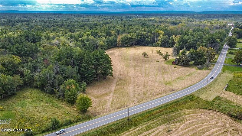 3rd image of 271/257 Round Lake Road