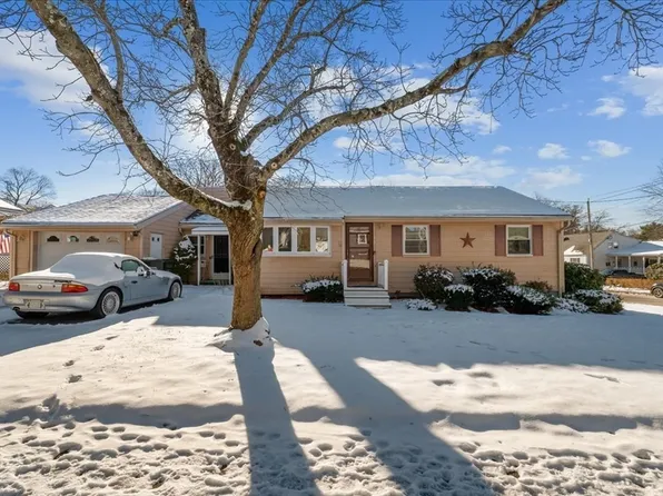 15 Westdale Rd, Holbrook, MA 02343