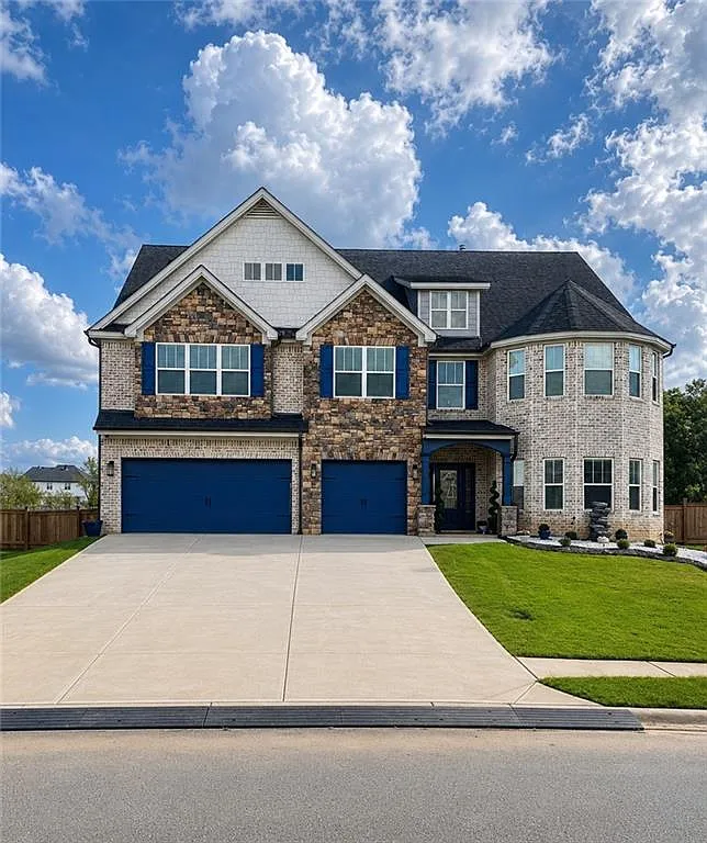 6 bed, 5.5 bath, 5356 sqft, $3,400 — Photo 1