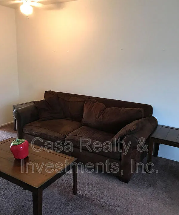 2132 Roosevelt Ave #3-7