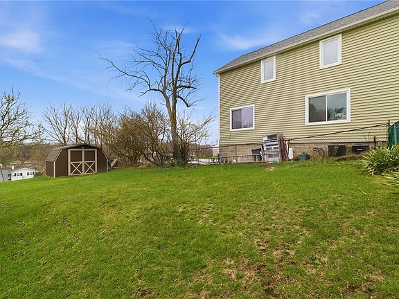 5th image of 890 Rolling Rock Rd