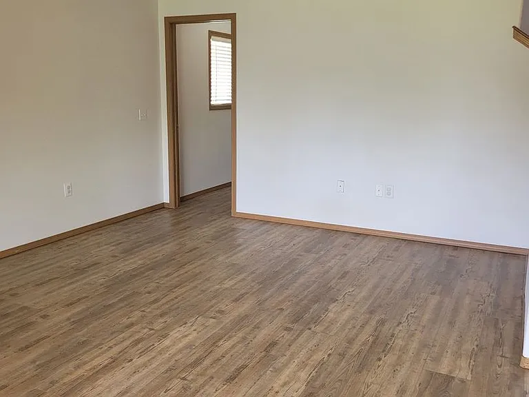 1349 E Greens Loop — Photo 16