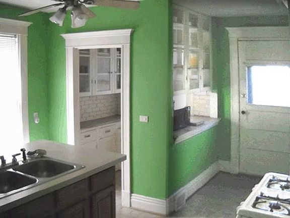 3rd image of 396 Lafayette Ave