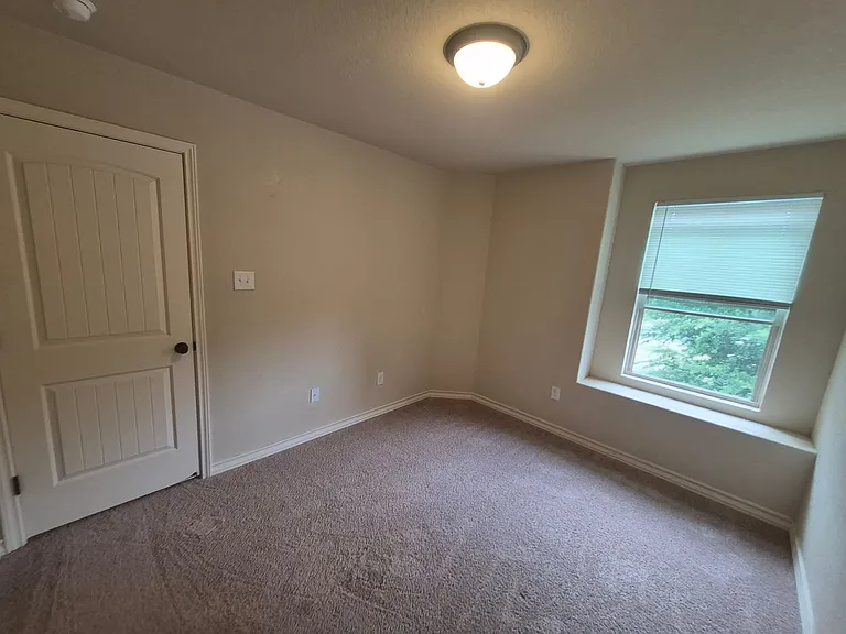 6926 Lakeview Dr #102 — Photo 16