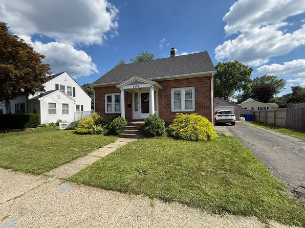 245 Plumtree Rd, Springfield, MA 01118