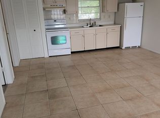 37216 Clinton Ave APT 2, Dade City, FL 33525