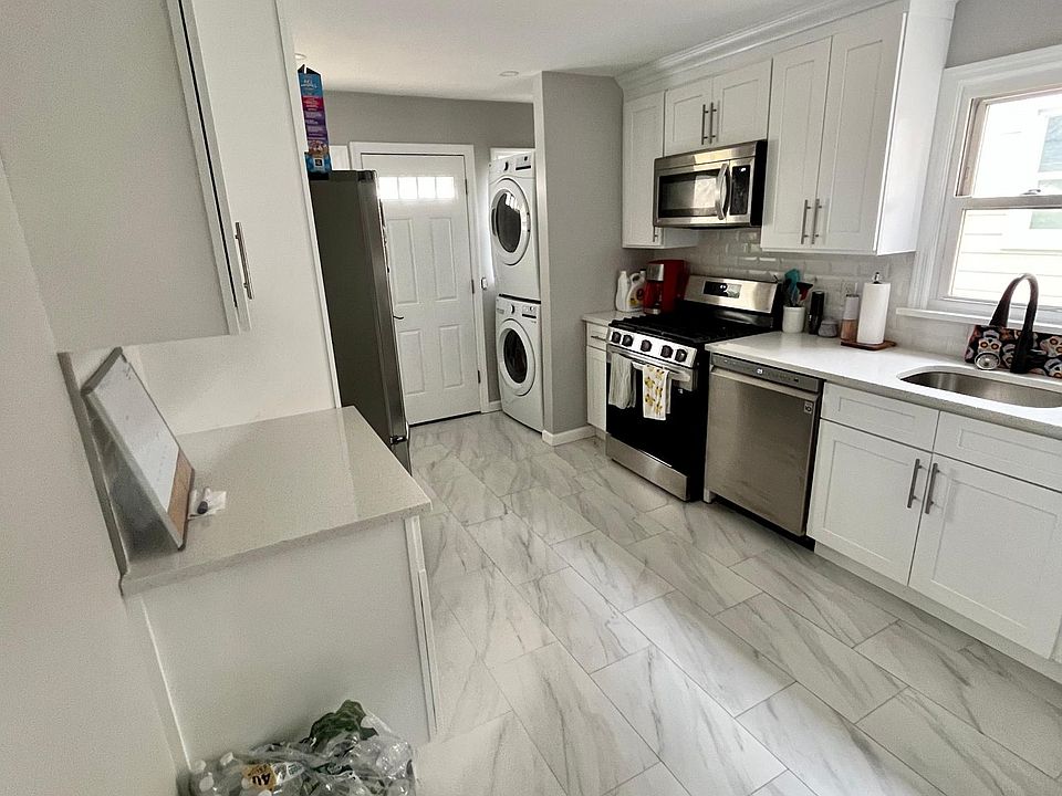 1st image of 282 Mary Lou Ave Floor 1