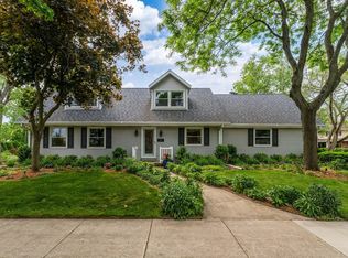 5682 Gladstone Ln, Greendale, WI 53129