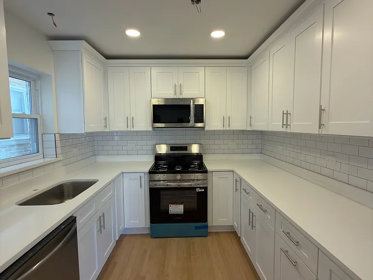 2706 N Melvina Ave #1 — Photo 7