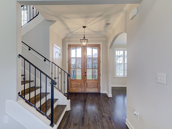 3rd image of 9215 Pinkerton Ln