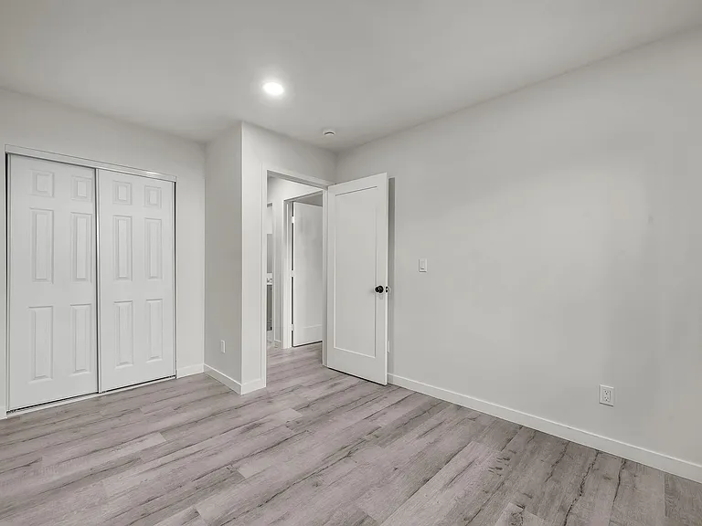 5842 Denver Ave — Photo 37