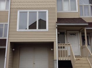 203 New State Rd APT E, Manchester, CT 06042