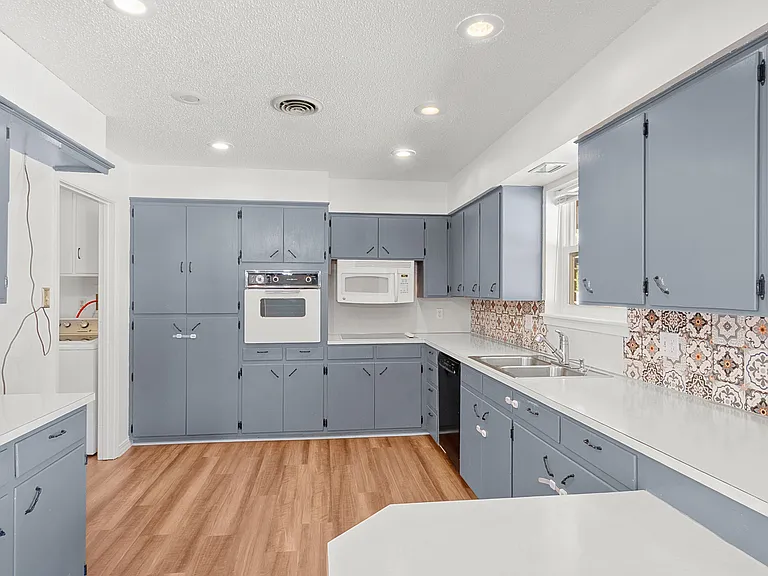 1116 Oakhurst Rd — Photo 8