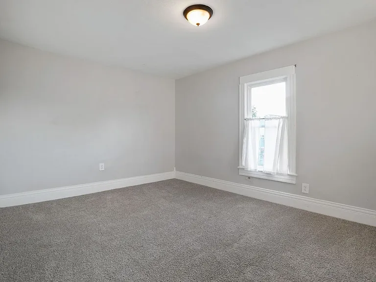 402 Tuscarawas St — Photo 13